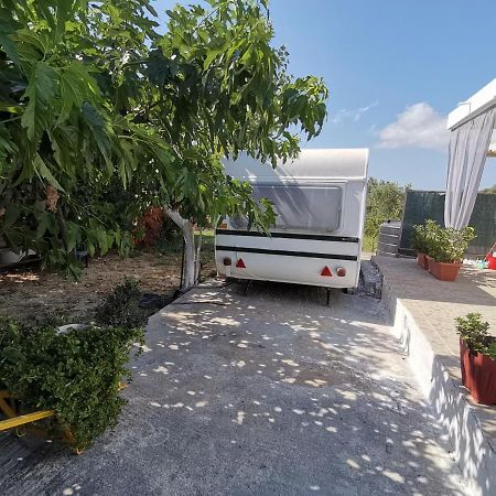 Green Garden Caravan Hotel Agrilia Екстериор снимка