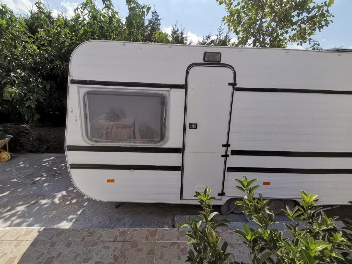 Green Garden Caravan Hotel Agrilia Екстериор снимка