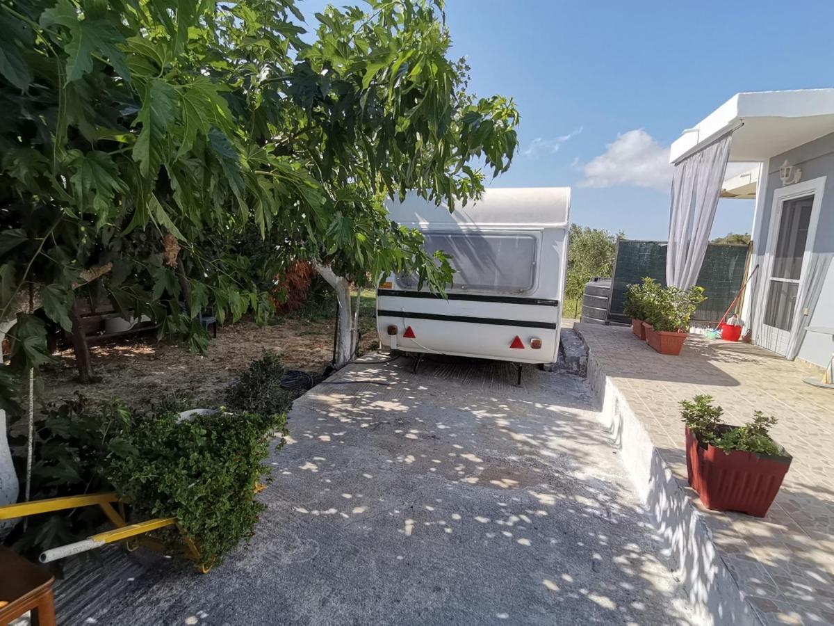 Green Garden Caravan Hotel Agrilia Екстериор снимка