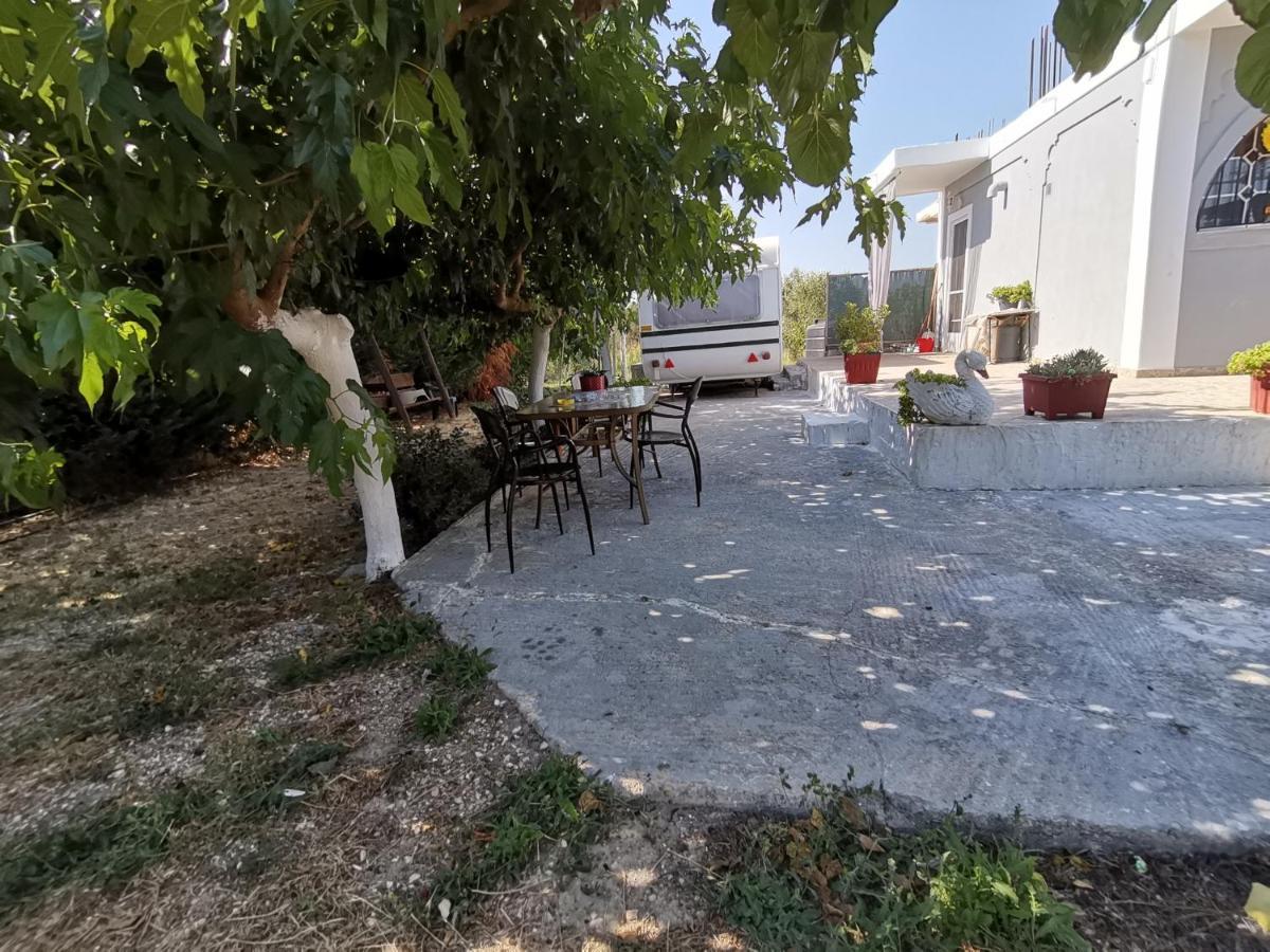Green Garden Caravan Hotel Agrilia Екстериор снимка